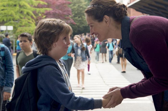 Jacob Tremblay as &quot;Auggie&quot; and Julia Roberts as &quot;Isabel&quot; in WONDER.